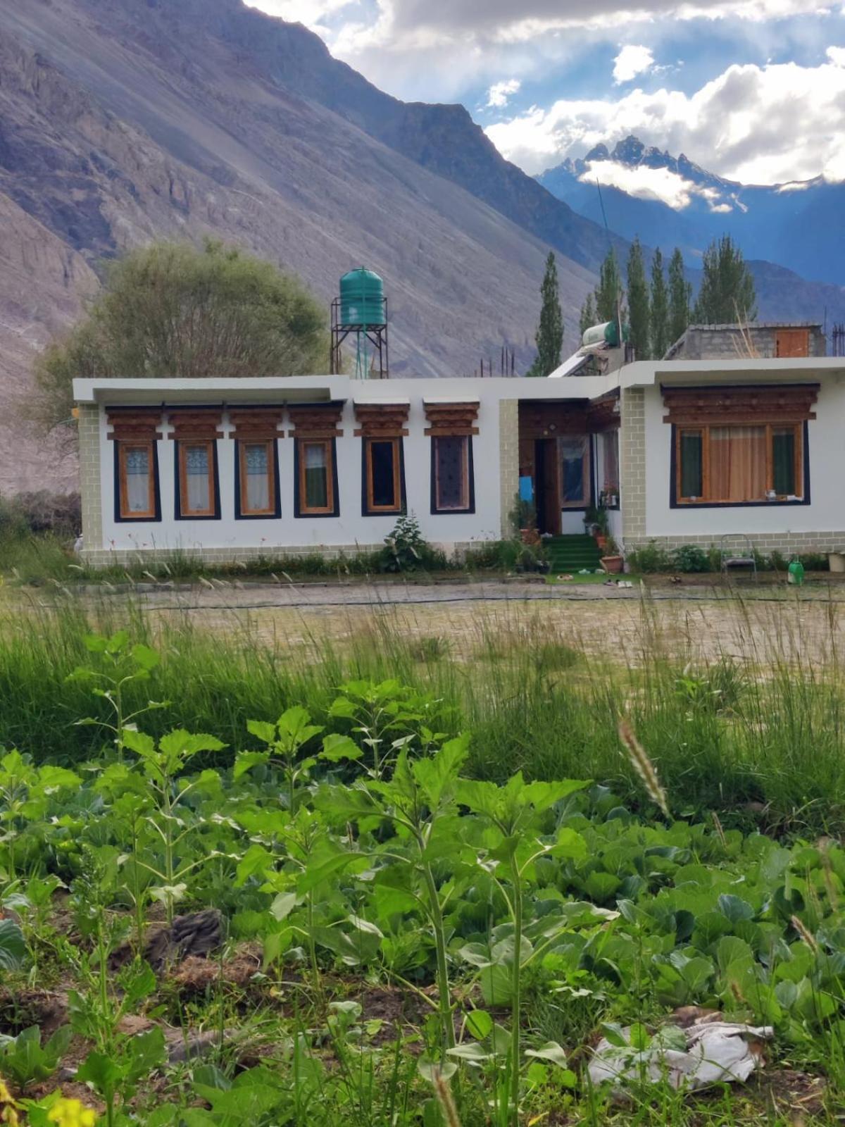 Nubra Holiday Deskit Bagian luar foto