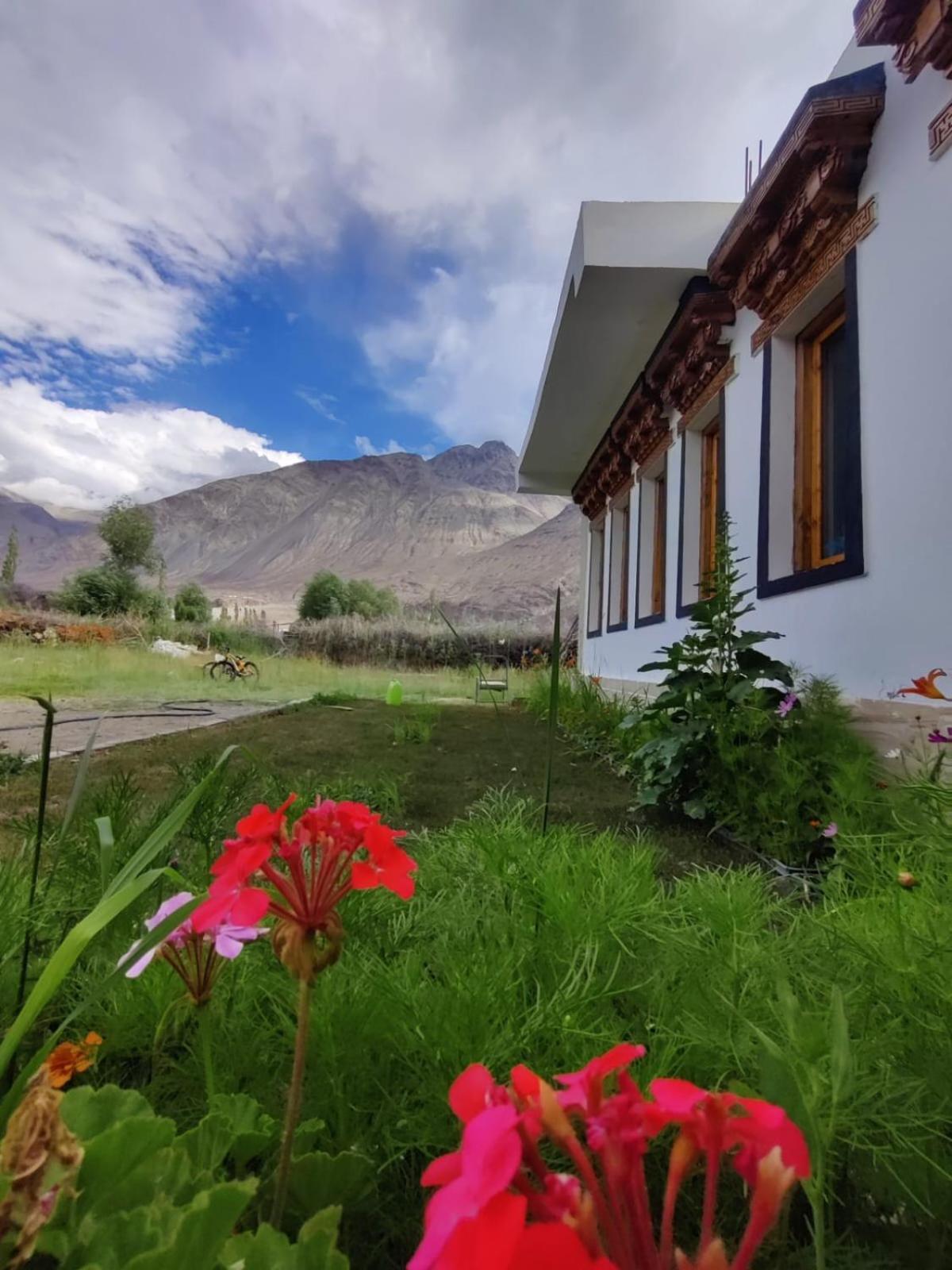 Nubra Holiday Deskit Bagian luar foto